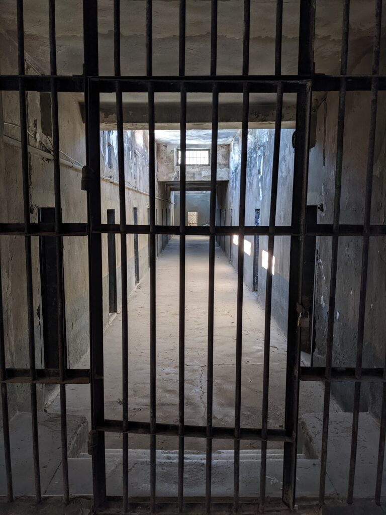 Prison moderne à l'intérieur du Château de Gjirokaster, en Albanie